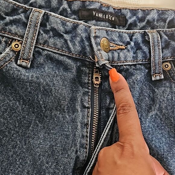 Van Heusen Men's Relaxed Fit Denim Jeans 30/30 Dark Blue Washed - Picture 7 of 16